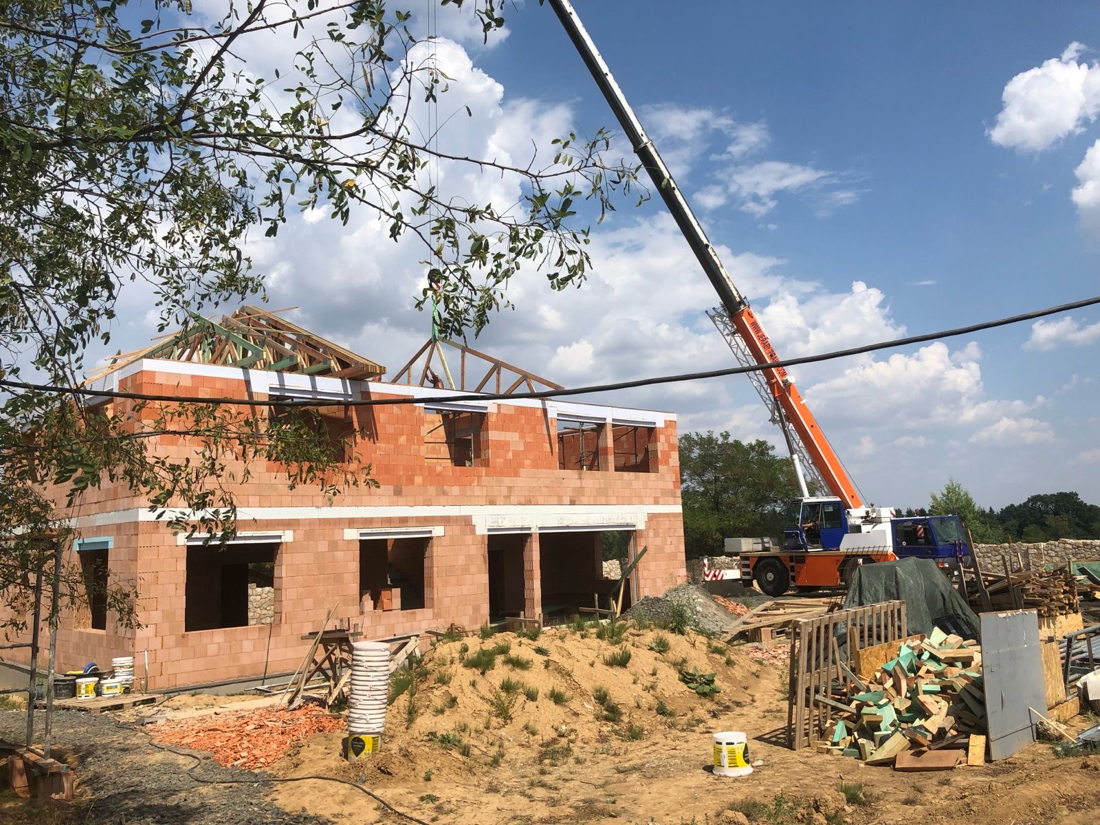 Čestlice, stavba RD na zakázku